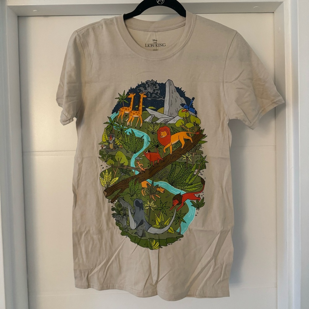 NWT Disney Lion King Cartoon T-shirt